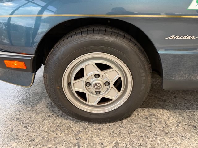 Used 1988 Alfa Romeo Spider Veloce RWD image 34
