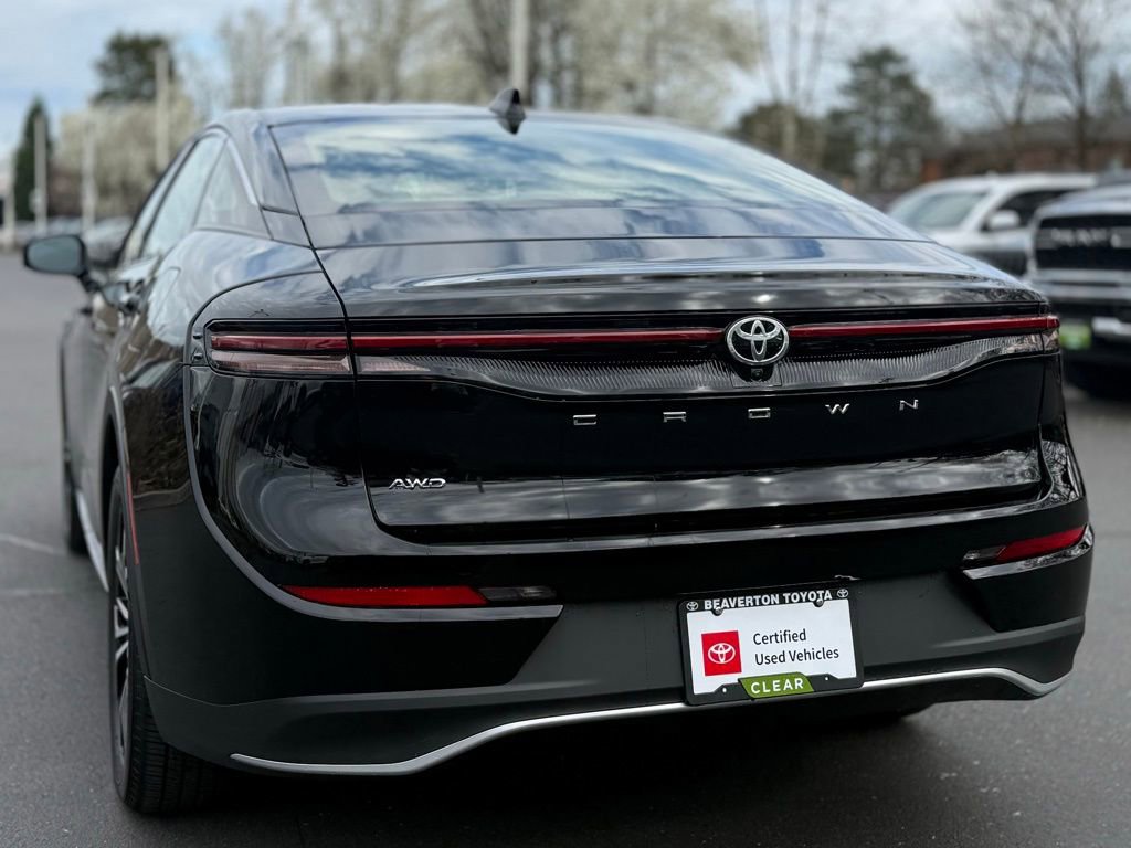 Certified 2023 Toyota Crown XLE image 3