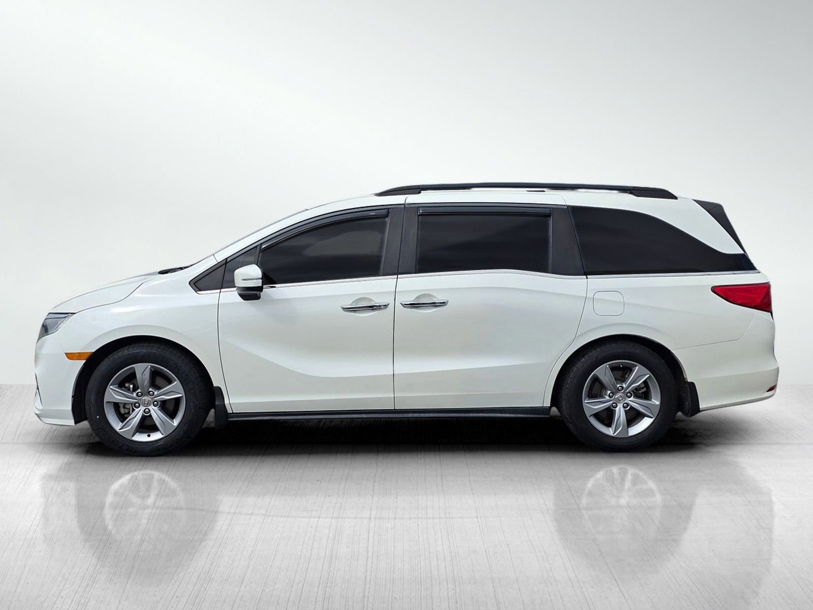 Used 2018 Honda Odyssey EX image 4