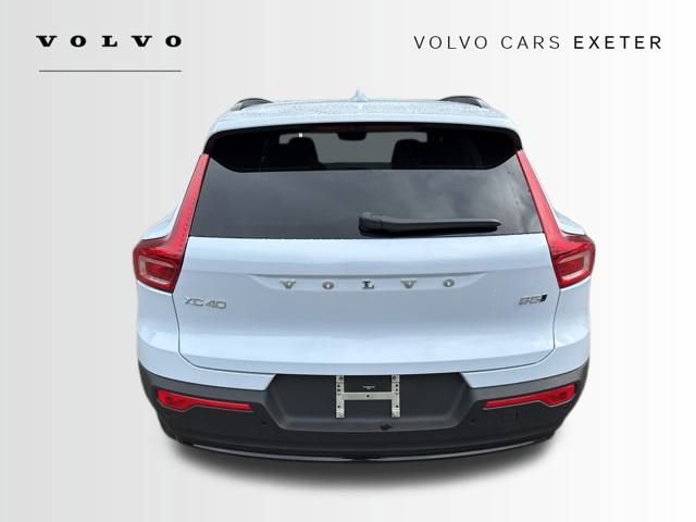 New 2026 Volvo XC40 B5 Plus w/ Protection Package Premier AWD/4WD image 15