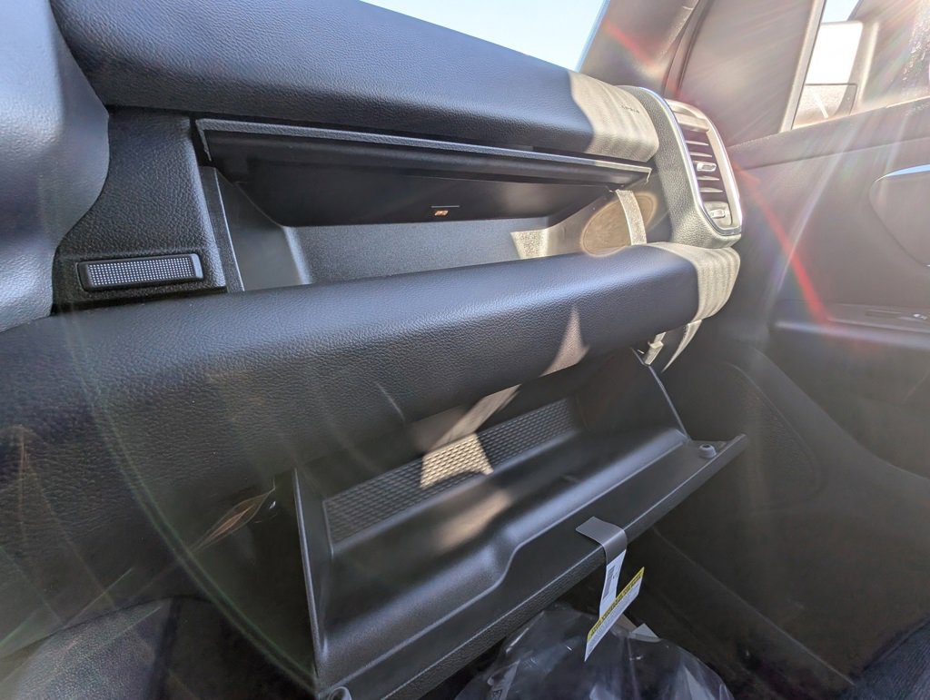 New 2026 RAM 1500 4x4 Crew Cab image 34