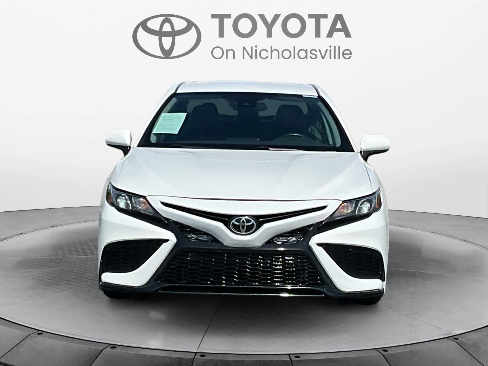 Used 2021 Toyota Camry SE FWD image 9