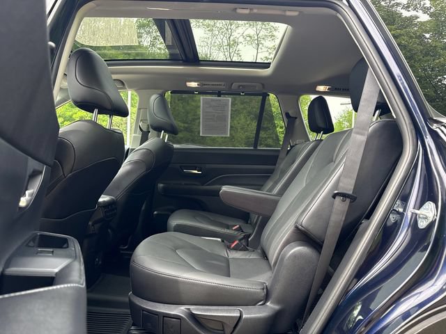 Used 2024 Toyota Grand Highlander AWD image 15