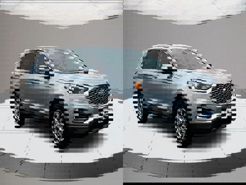 Used 2024 Ford Edge SEL image 2