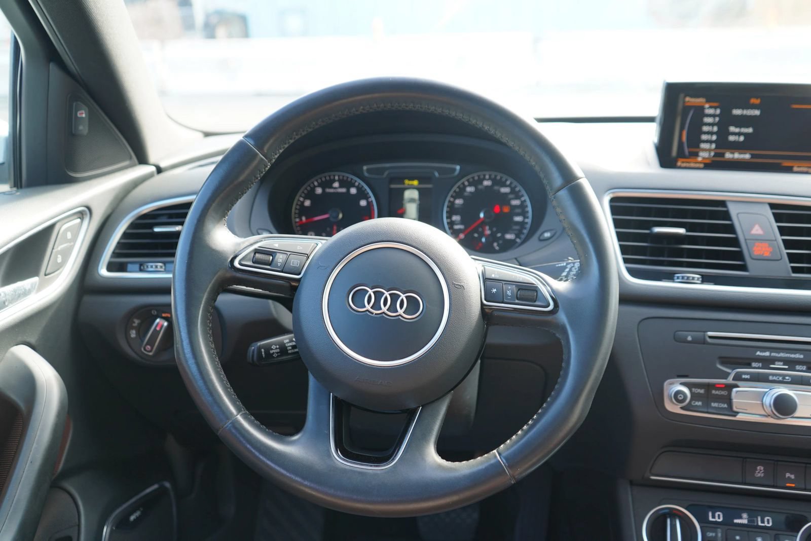 Used 2018 Audi Q3 2.0T Premium Plus w/ Premium Plus Package AWD/4WD image 18