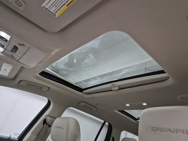 Used 2023 GMC Acadia Denali w/ Denali Technology Package image 24