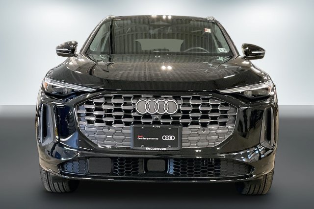 Certified 2025 Audi Q5 Premium Plus w/ Premium Plus AWD/4WD image 3
