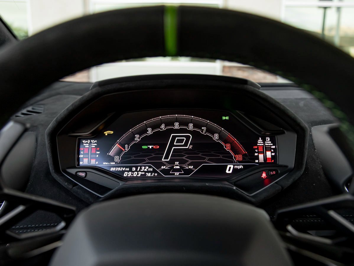 Used 2024 Lamborghini Huracan STO image 16
