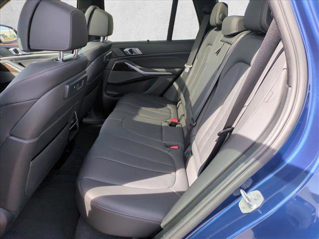 Used 2021 BMW X5 M50i image 20