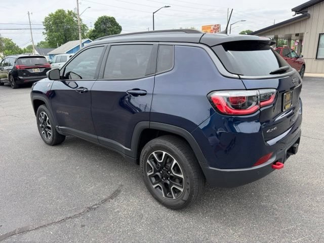 Used 2021 Jeep Compass Trailhawk w/ Sun and Sound Group AWD/4WD image 3