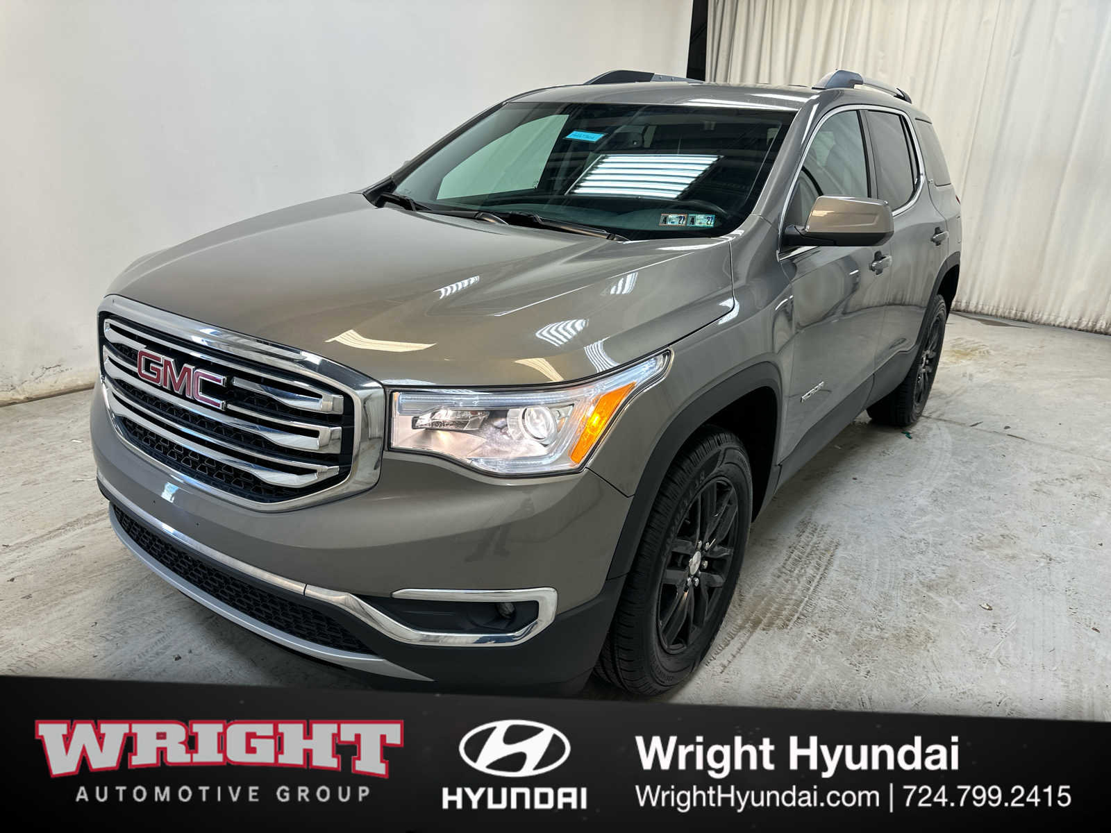Used 2019 GMC Acadia SLT AWD/4WD image 3