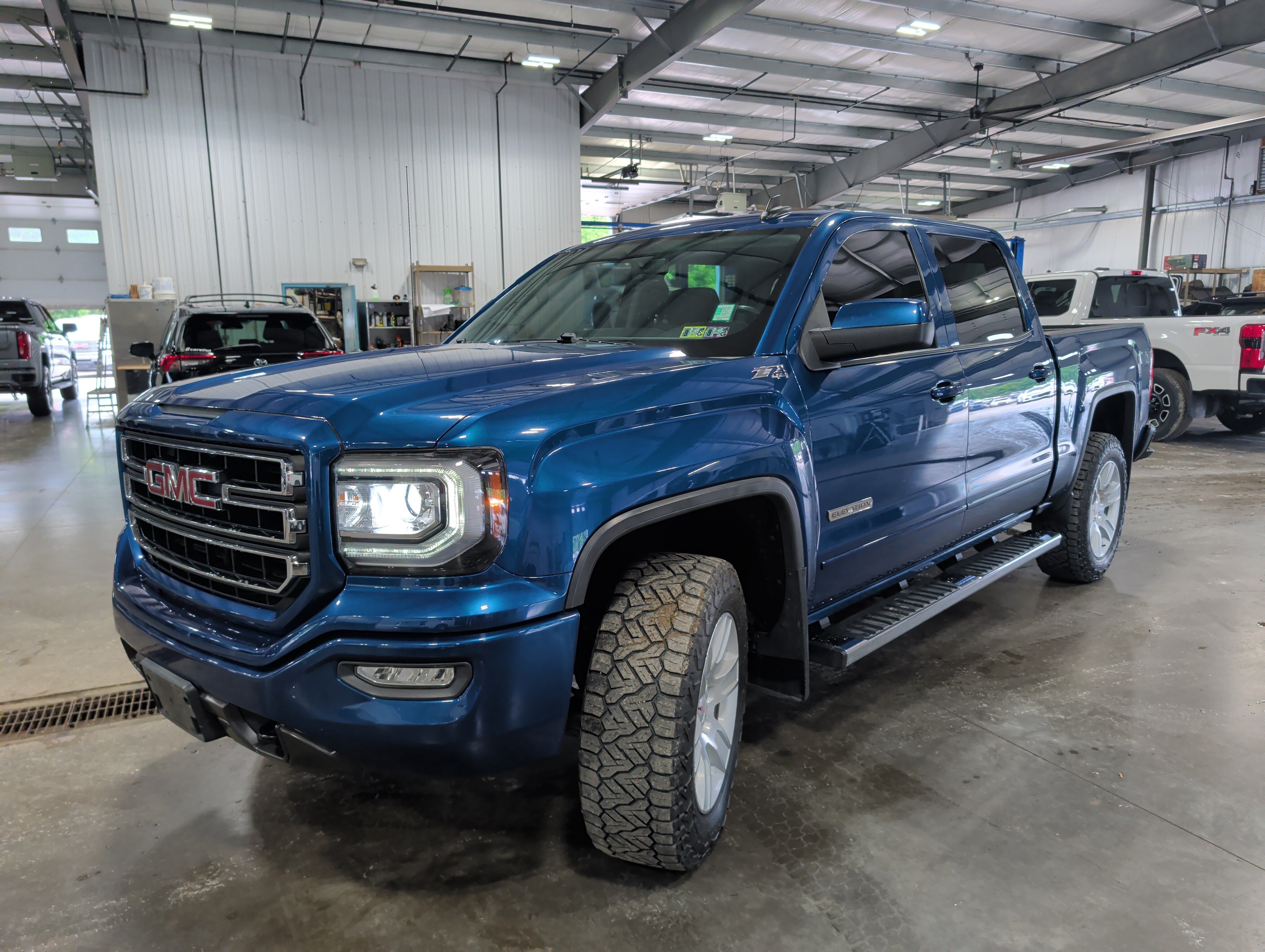Used 2018 GMC Sierra 1500 SLE w/ Elevation Edition AWD/4WD image 6