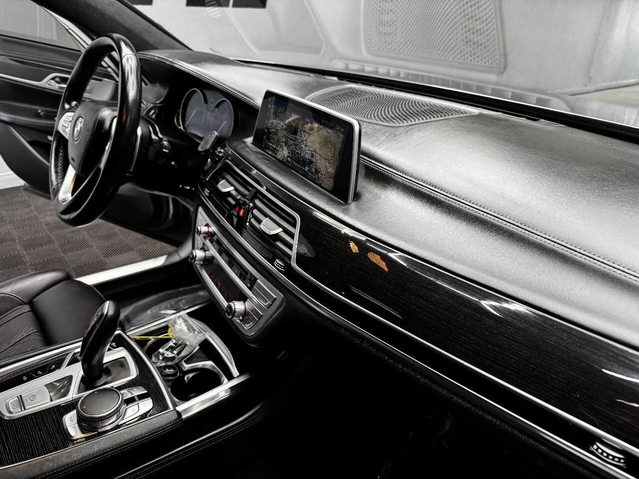 Used 2016 BMW 750i image 51