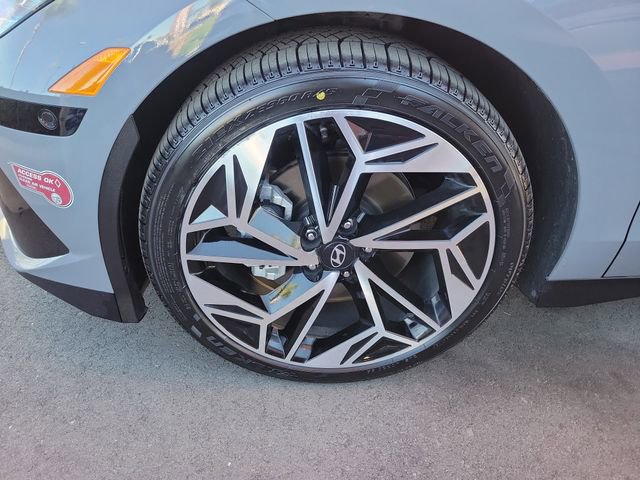 Used 2023 Hyundai Ioniq 6 Limited image 31