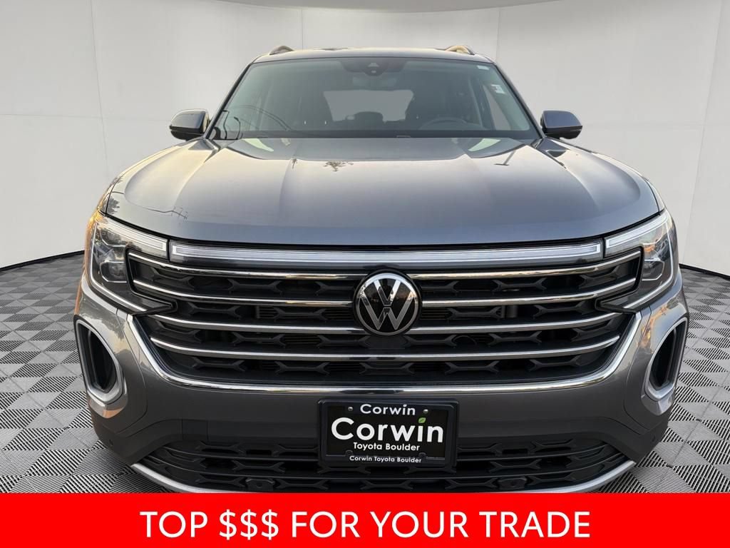 Used 2025 Volkswagen Atlas SE AWD/4WD image 2