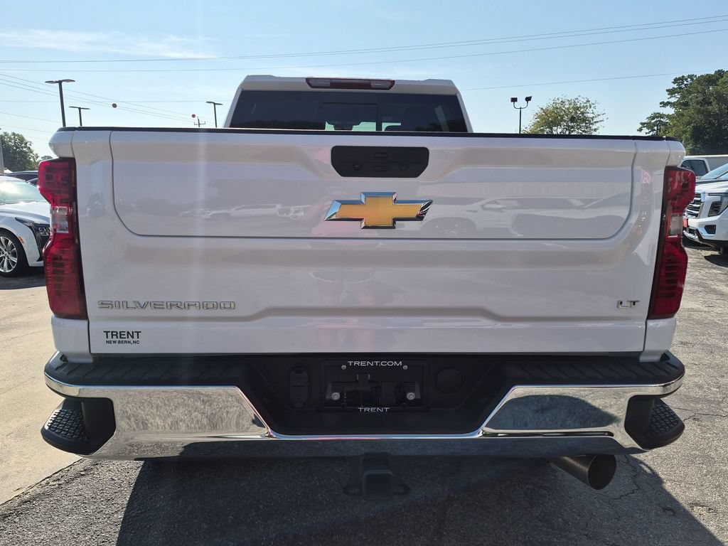 Used 2026 Chevrolet Silverado 2500 LT AWD/4WD image 3