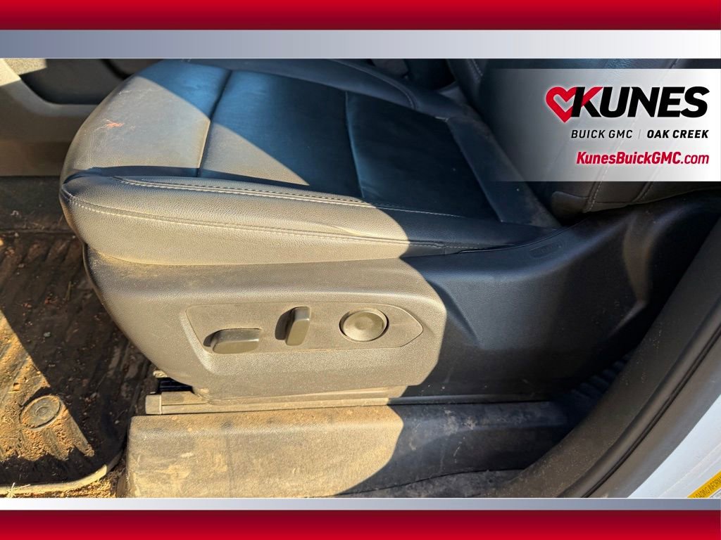 Used 2025 Chevrolet Silverado 1500 LT w/ Leather Package image 11