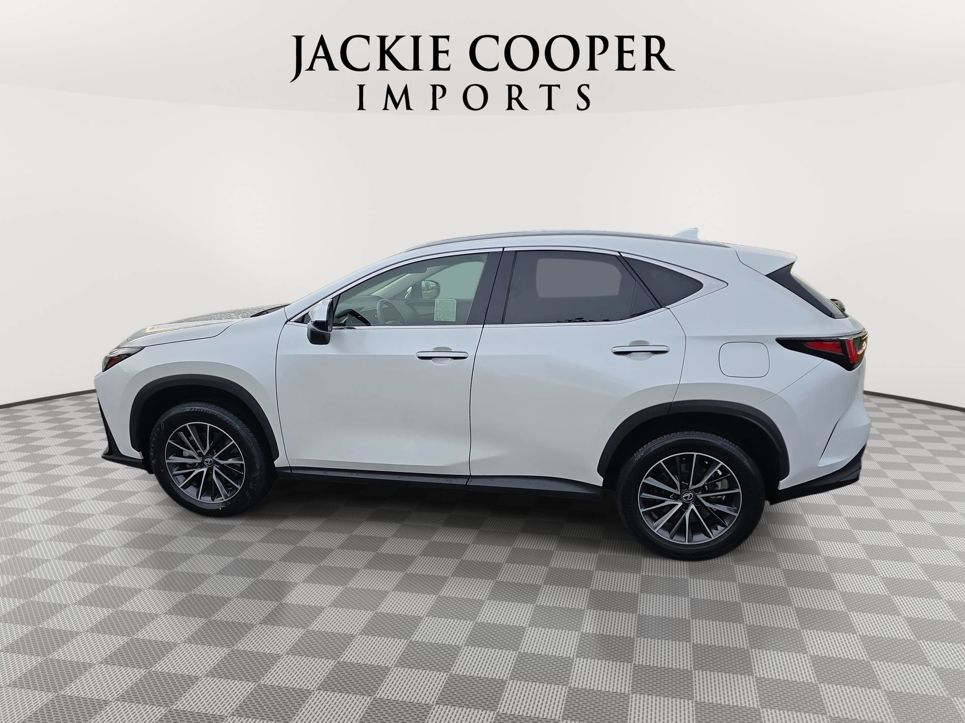 Used 2025 Lexus NX 250 FWD image 8