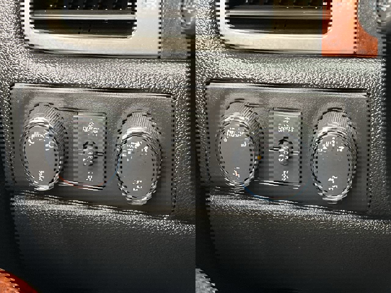 Used 2013 Chevrolet Tahoe LT image 15