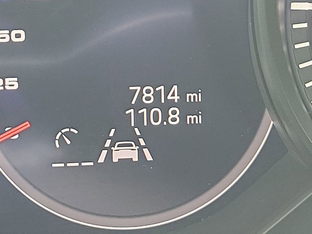 Used 2023 Porsche Cayenne Coupe image 21