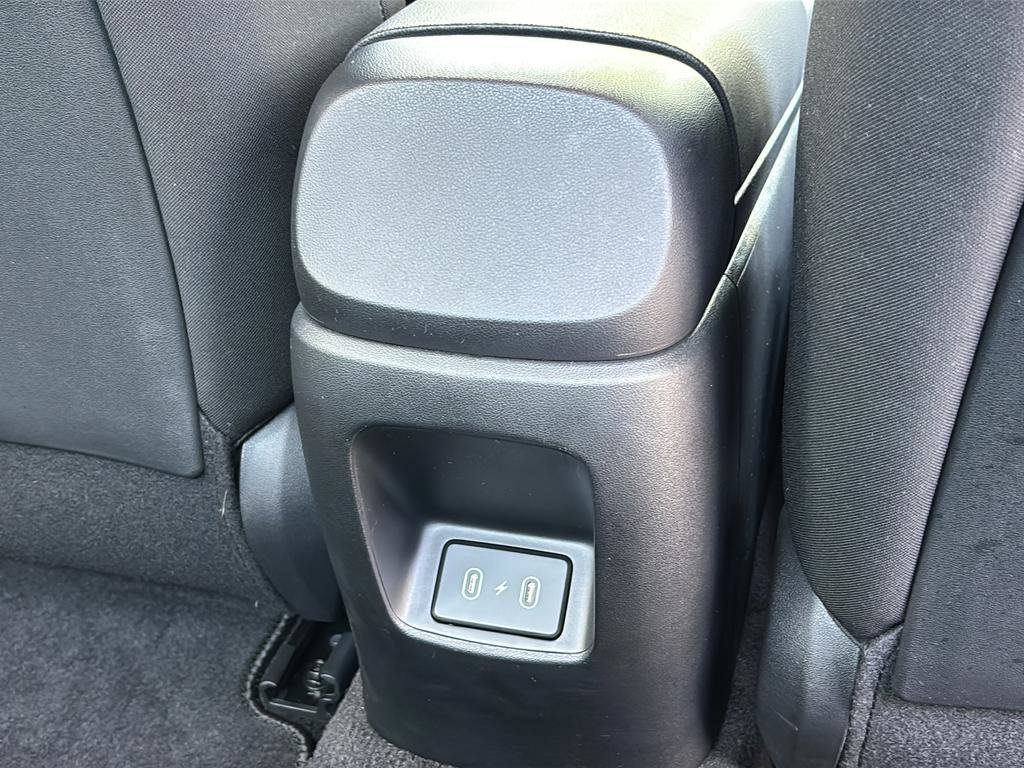 Used 2025 Hyundai Elantra SE FWD image 38