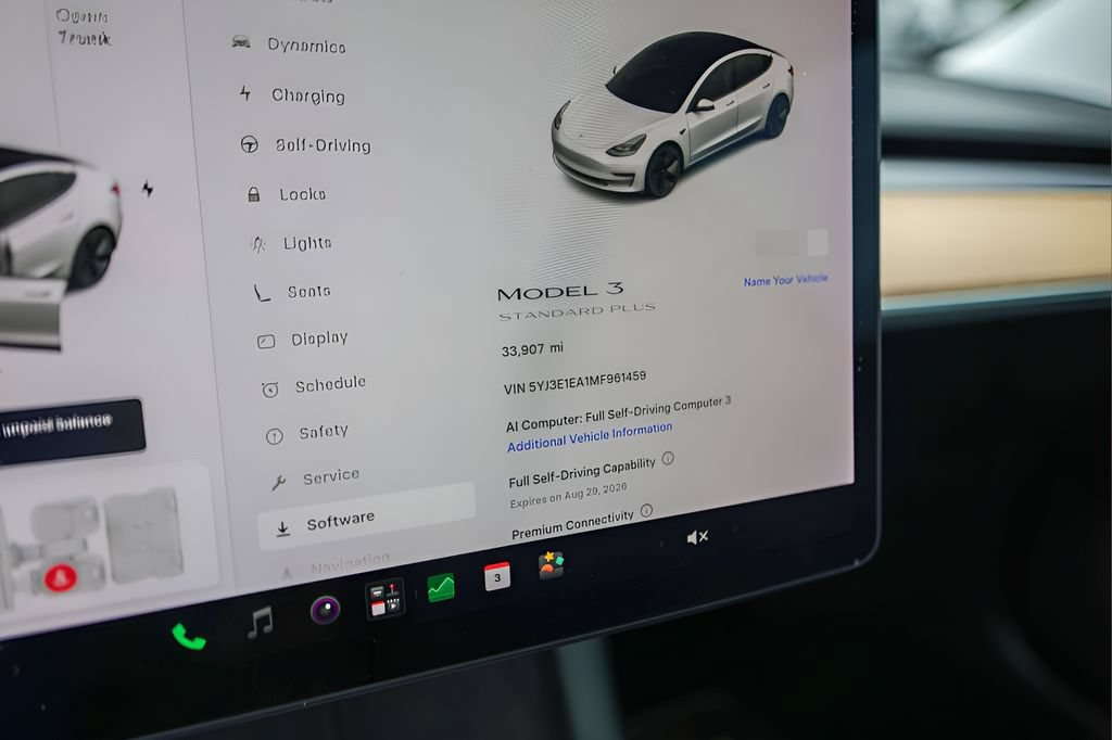 Used 2021 Tesla Model 3 Standard Range Plus RWD image 18