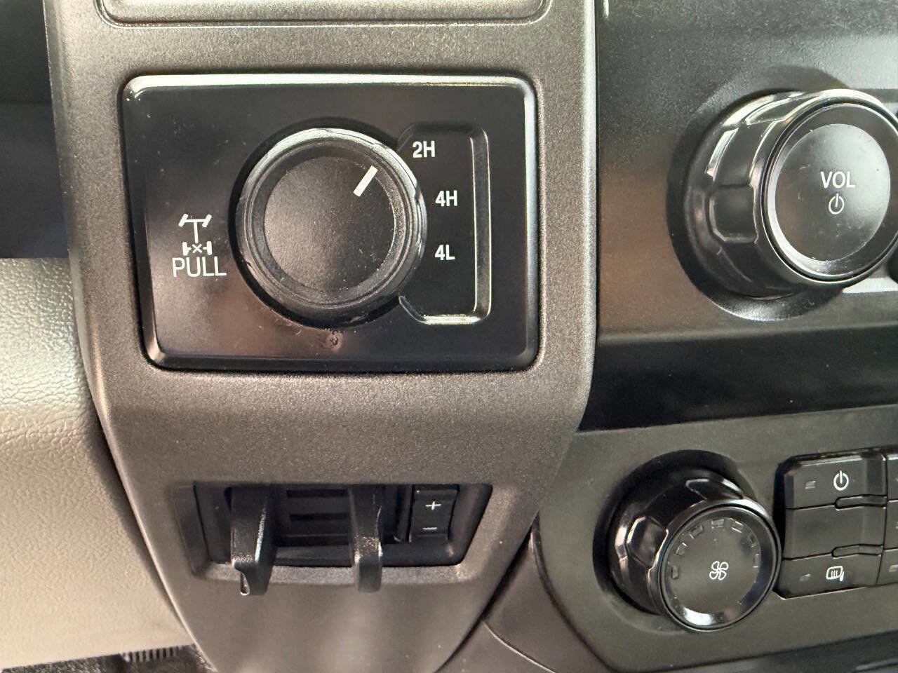 Used 2020 Ford F250 XL w/ Power Equipment Group AWD/4WD image 19