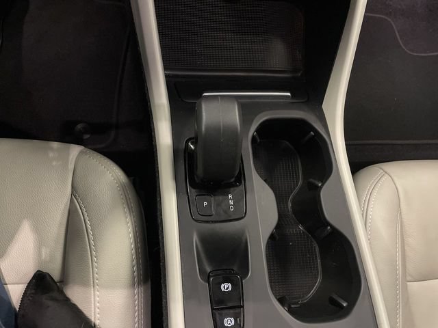 Used 2022 Volvo XC40 T5 Momentum AWD/4WD image 19