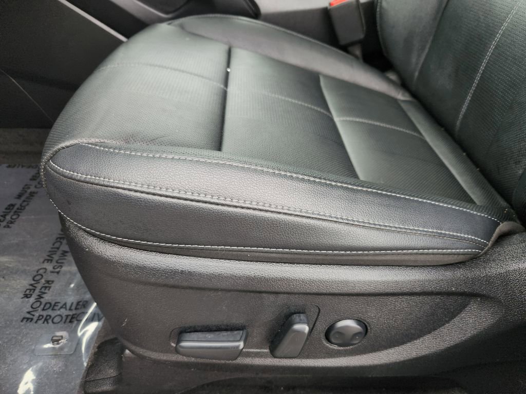 Certified 2025 Kia Telluride EX w/ EX Captain's Chair Package image 10