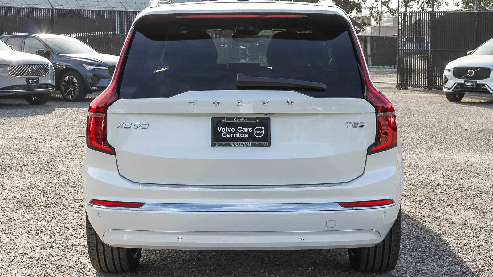 New 2026 Volvo XC90 T8 Plus w/ Protection Package Premier AWD/4WD image 7