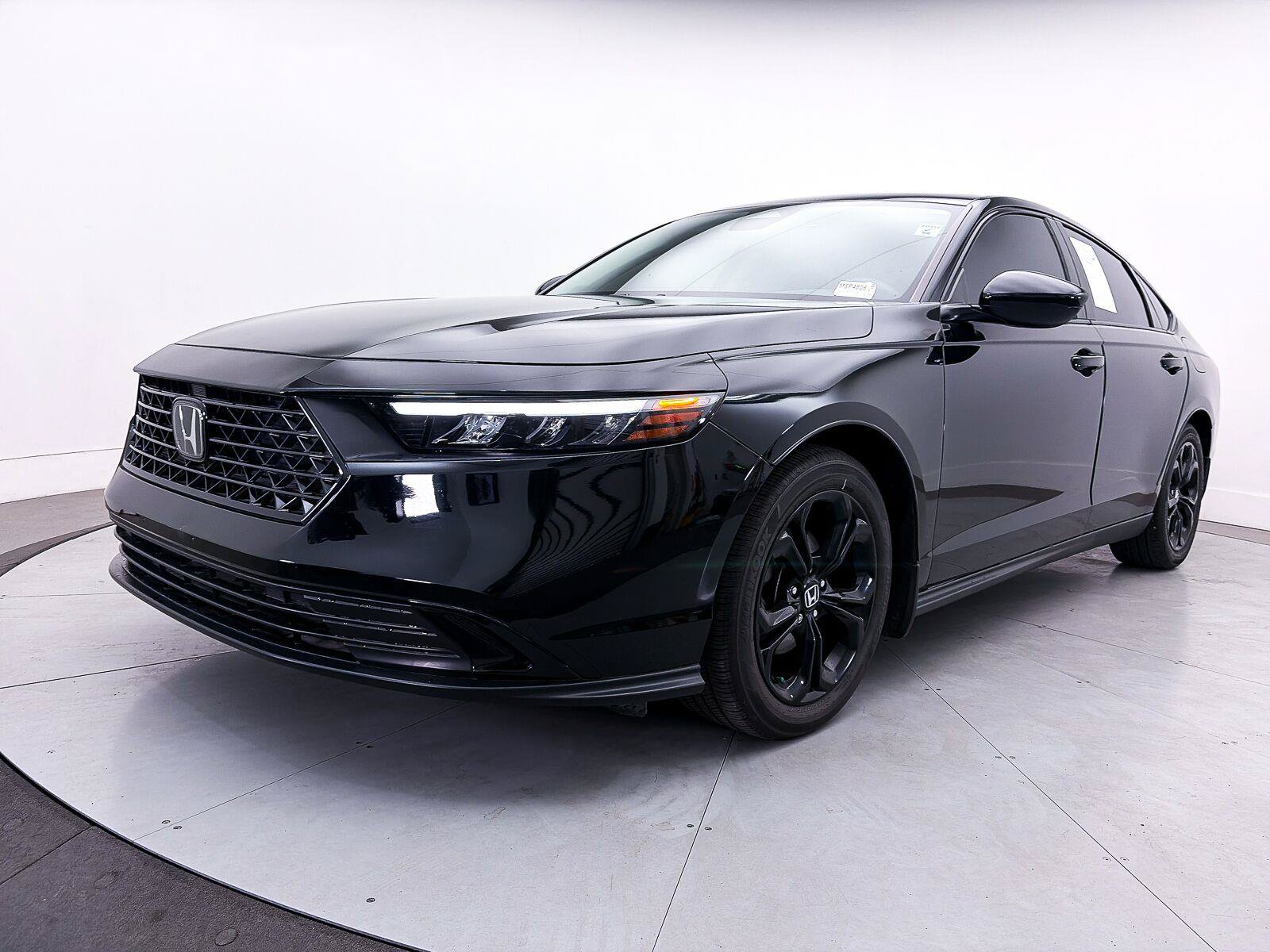 Used 2025 Honda Accord SE image 11