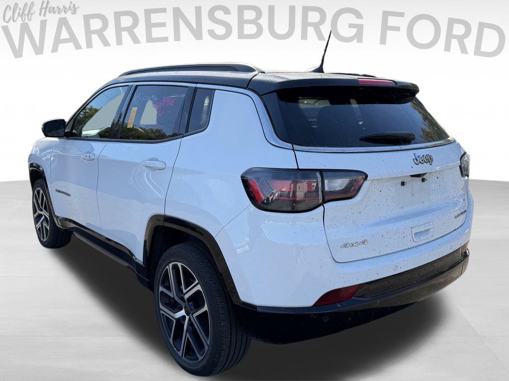 Used 2025 Jeep Compass Limited w/ Elite Group AWD/4WD image 5