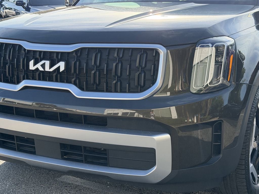 Certified 2023 Kia Telluride EX FWD image 10