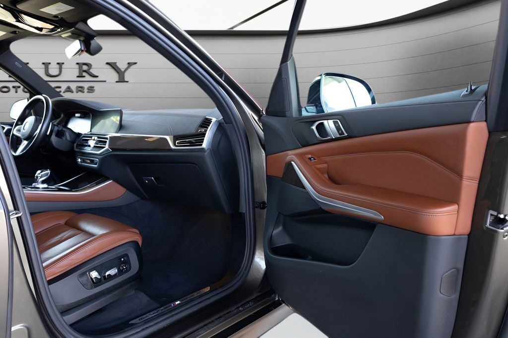 Used 2022 BMW X5 xDrive40i w/ M Sport Package AWD/4WD image 79