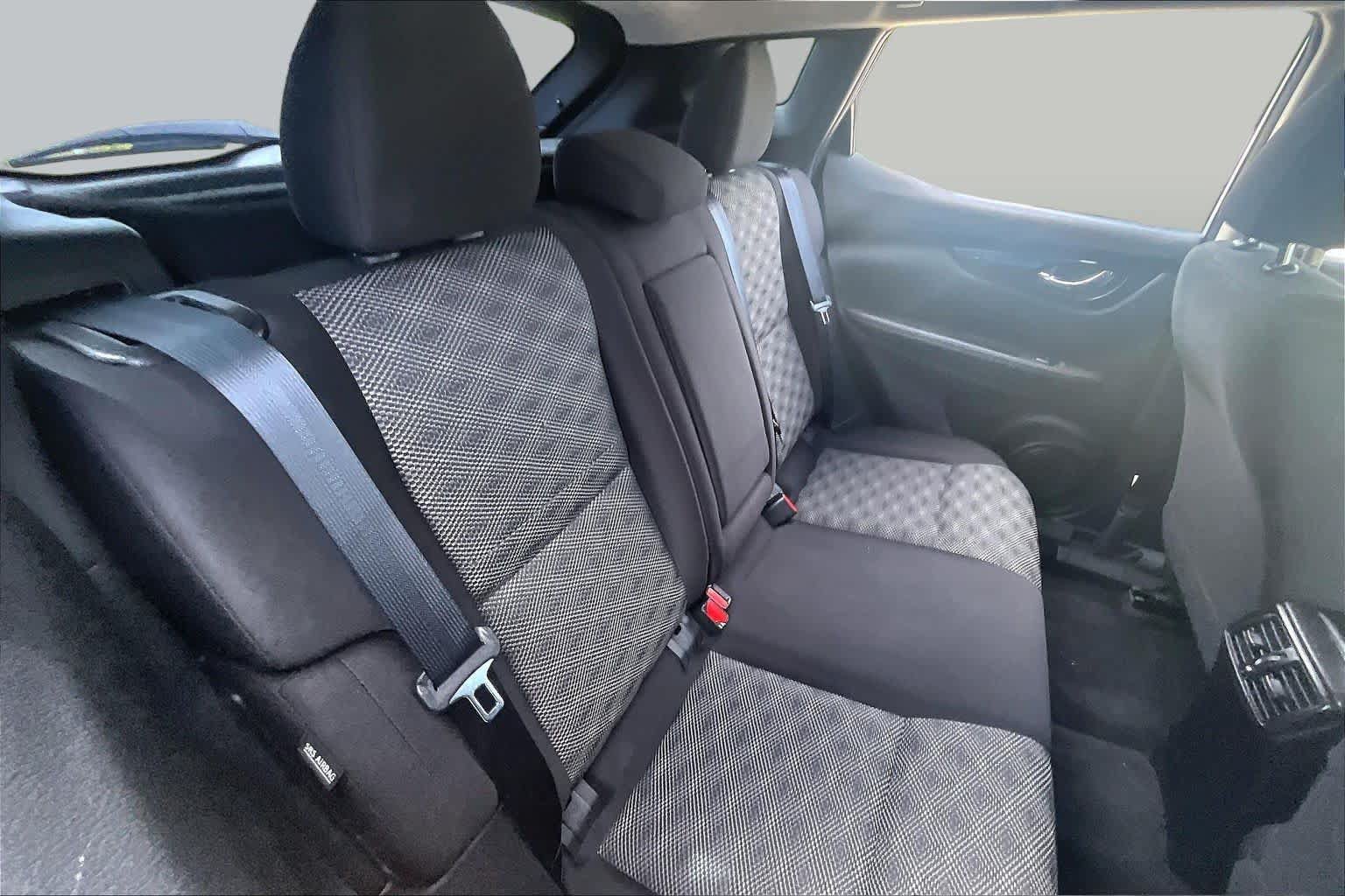 Used 2022 Nissan Rogue Sport SV FWD image 19