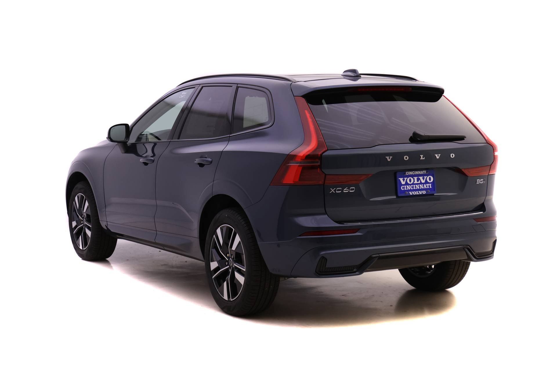 New 2026 Volvo XC60 B5 Plus w/ Protection Package Premier image 5