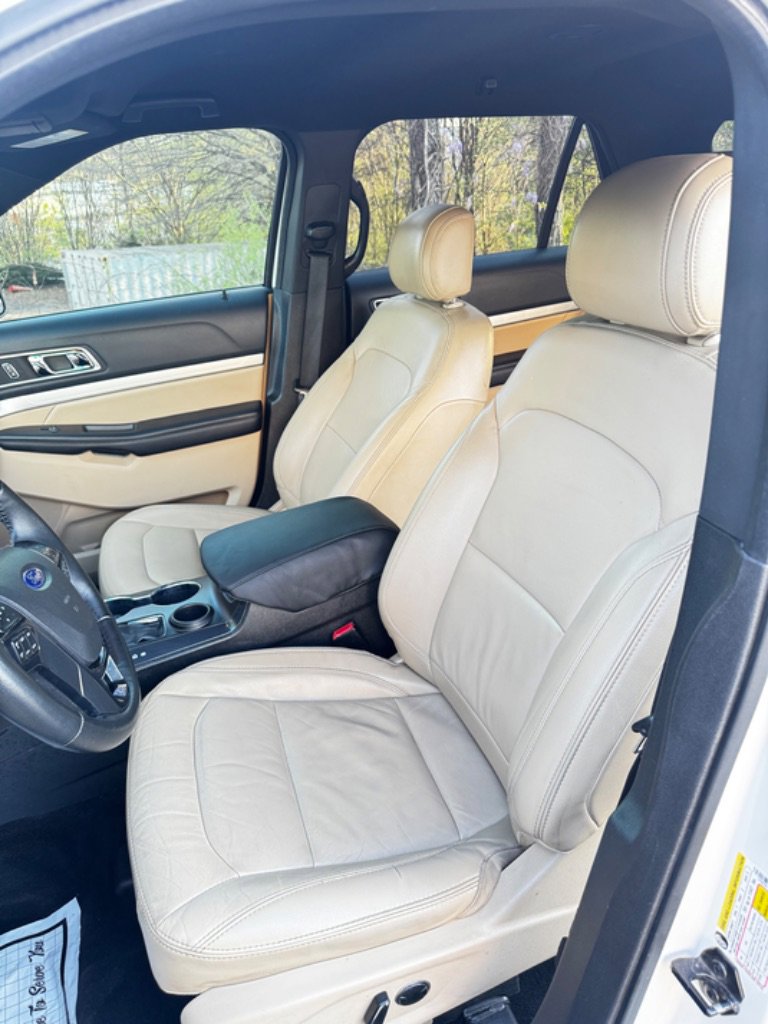 Used 2016 Ford Explorer XLT w/ Equipment Group 202A FWD image 8