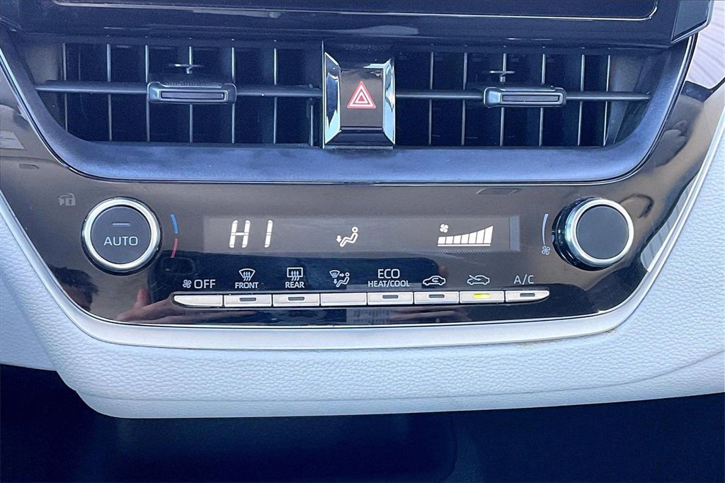 Used 2024 Toyota Corolla LE image 31
