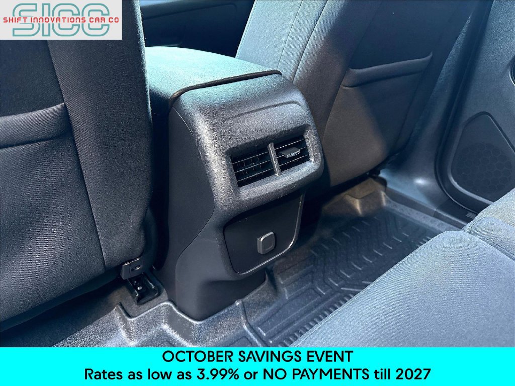 Used 2018 Chevrolet Equinox LT FWD image 12