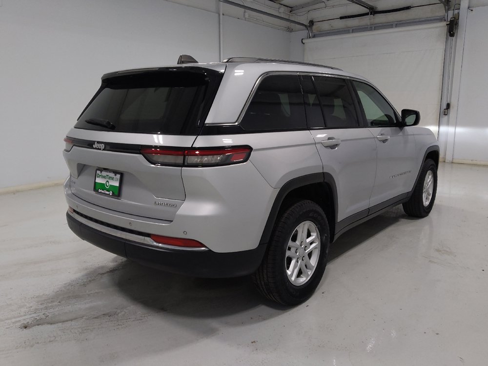 Used 2023 Jeep Grand Cherokee Laredo w/ Luxury Tech Group I AWD/4WD image 9