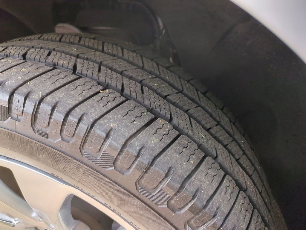 Used 2022 Chevrolet Tahoe High Country image 11