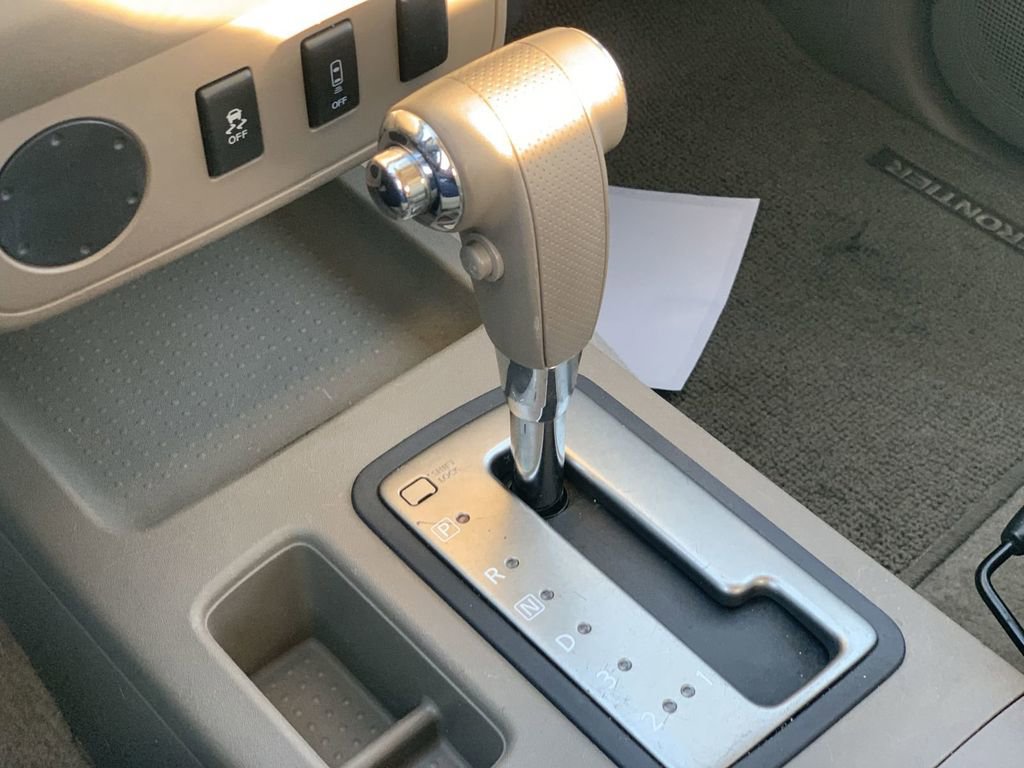 Used 2013 Nissan Frontier SV w/ SV Value Truck Pkg image 13