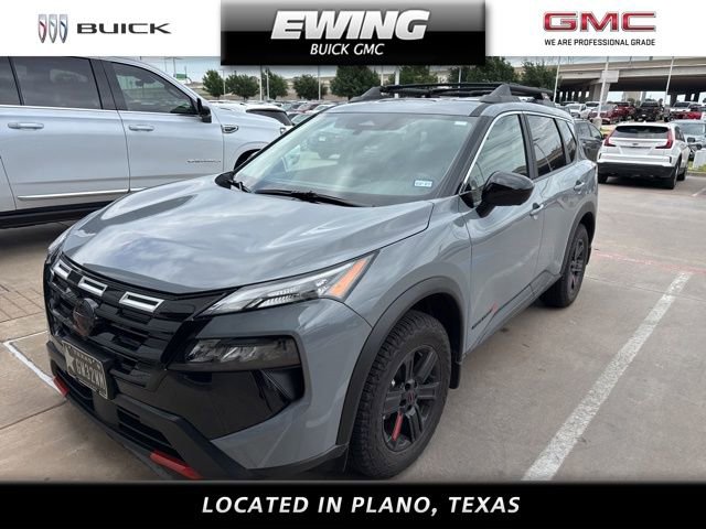 Used 2025 Nissan Rogue SV AWD/4WD image 1