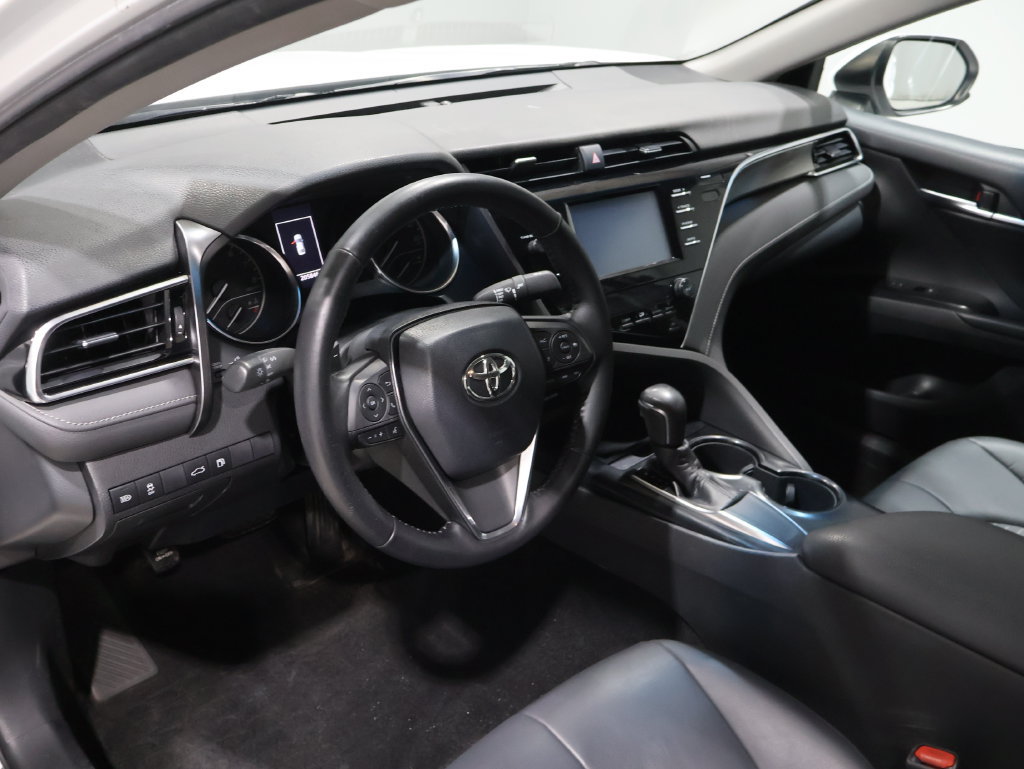 Used 2018 Toyota Camry SE FWD image 14