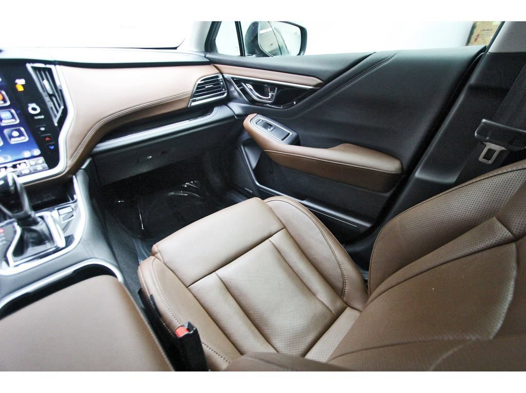 Used 2025 Subaru Outback Touring AWD/4WD image 8