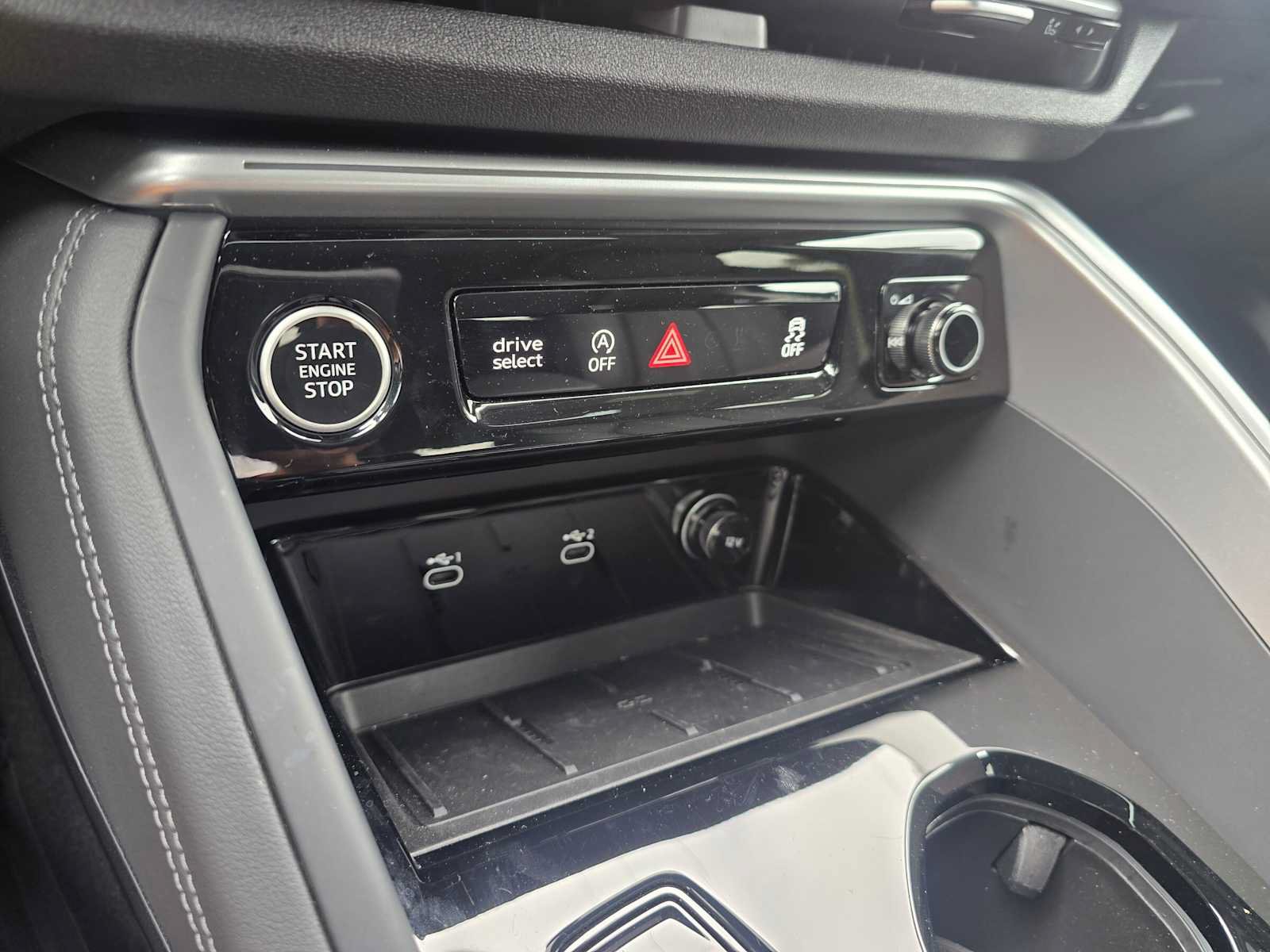 Used 2025 Audi Q5 Premium Plus w/ Premium Plus AWD/4WD image 29