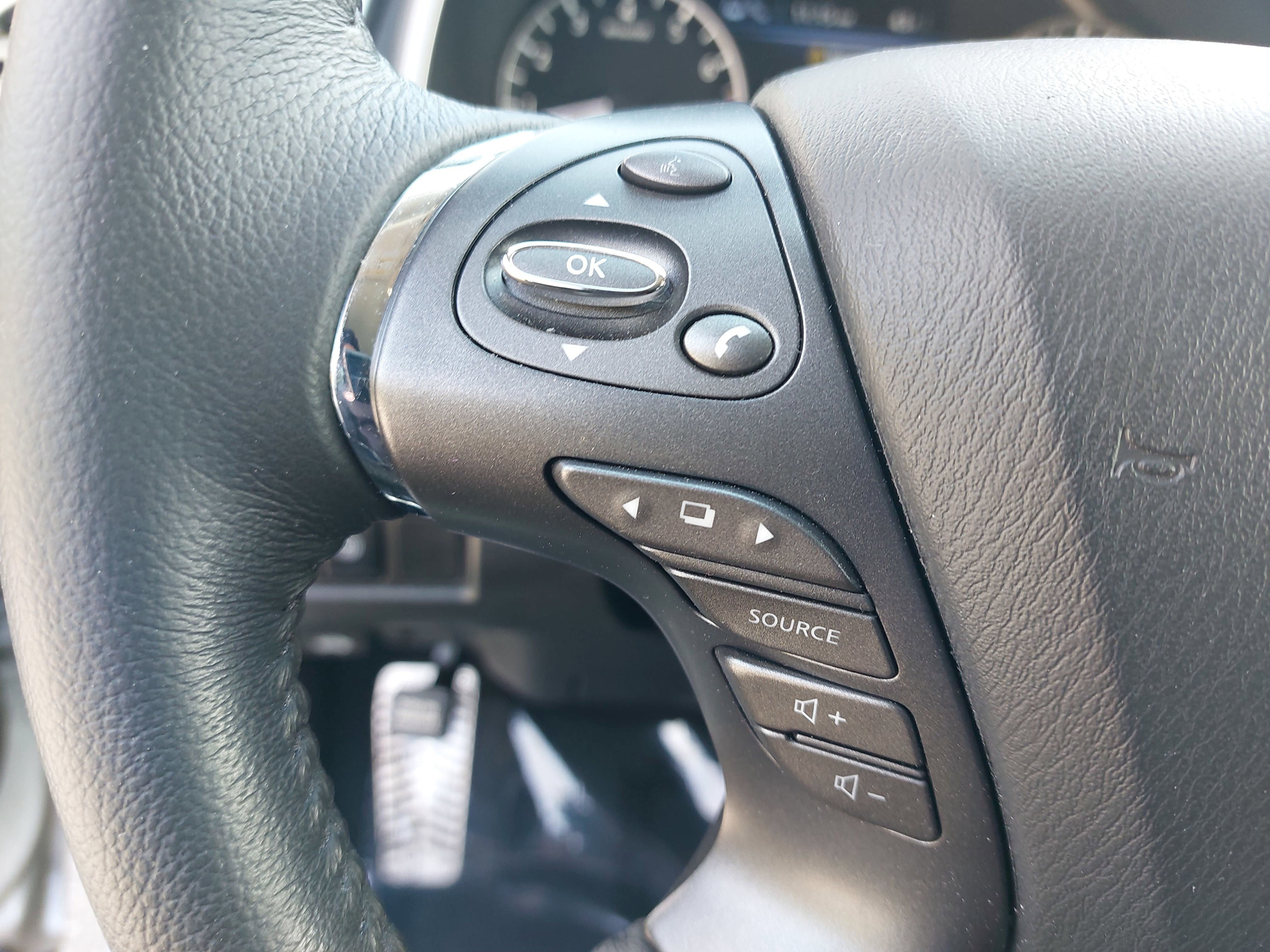 Used 2024 Nissan Murano SV image 18