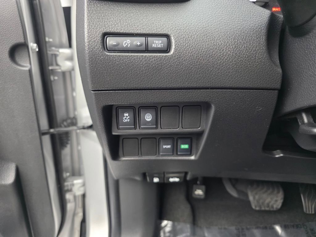 Used 2021 Nissan Rogue Sport S image 22