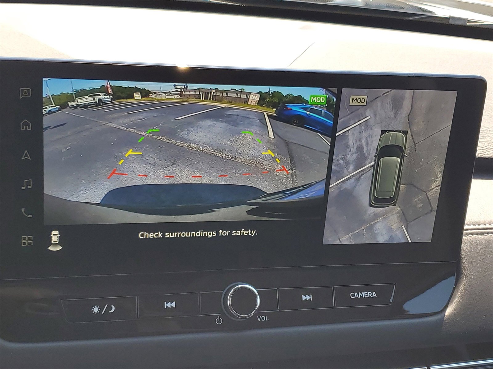New 2025 Mitsubishi Outlander SE image 16