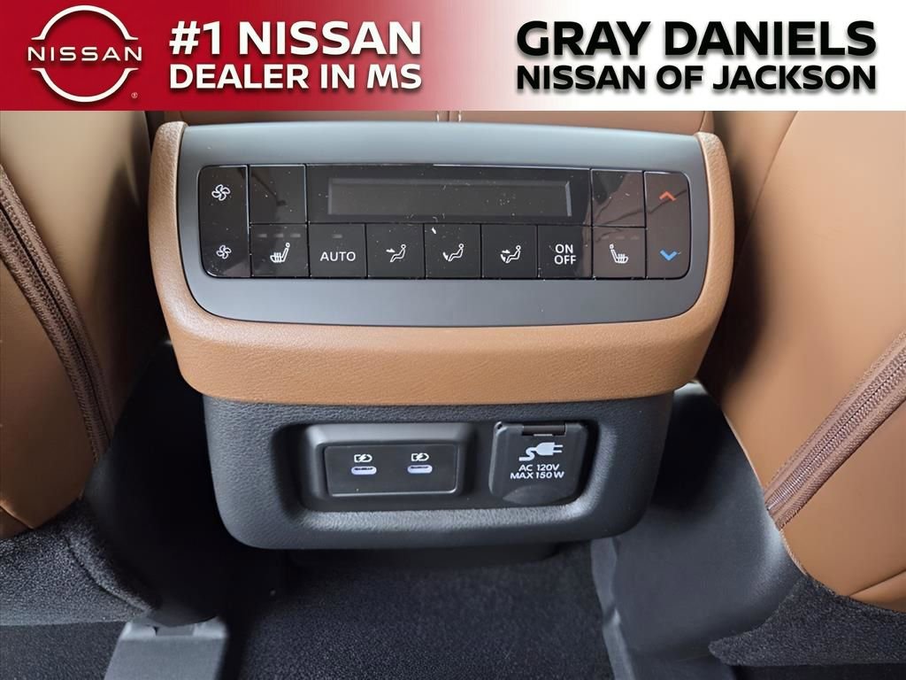 New 2026 Nissan Pathfinder Platinum image 17
